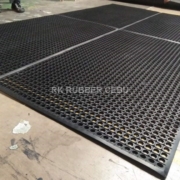 checkered type rubber matting